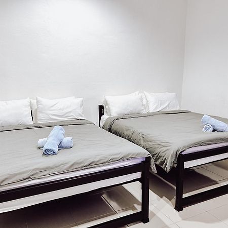 Belukar Lodges Private Homestay パンタイ・サナング エクステリア 写真