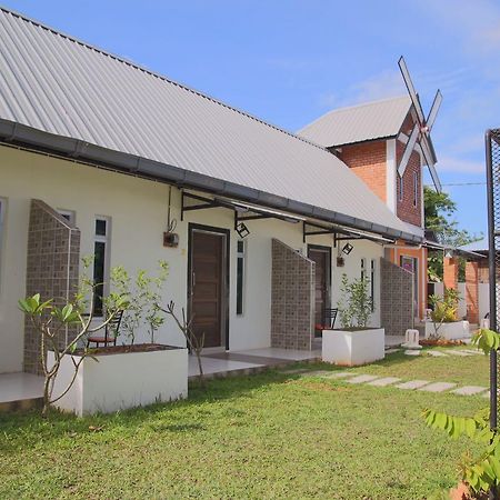 Belukar Lodges Private Homestay パンタイ・サナング エクステリア 写真