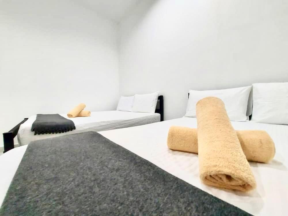 Belukar Lodges Private Homestay パンタイ・サナング エクステリア 写真